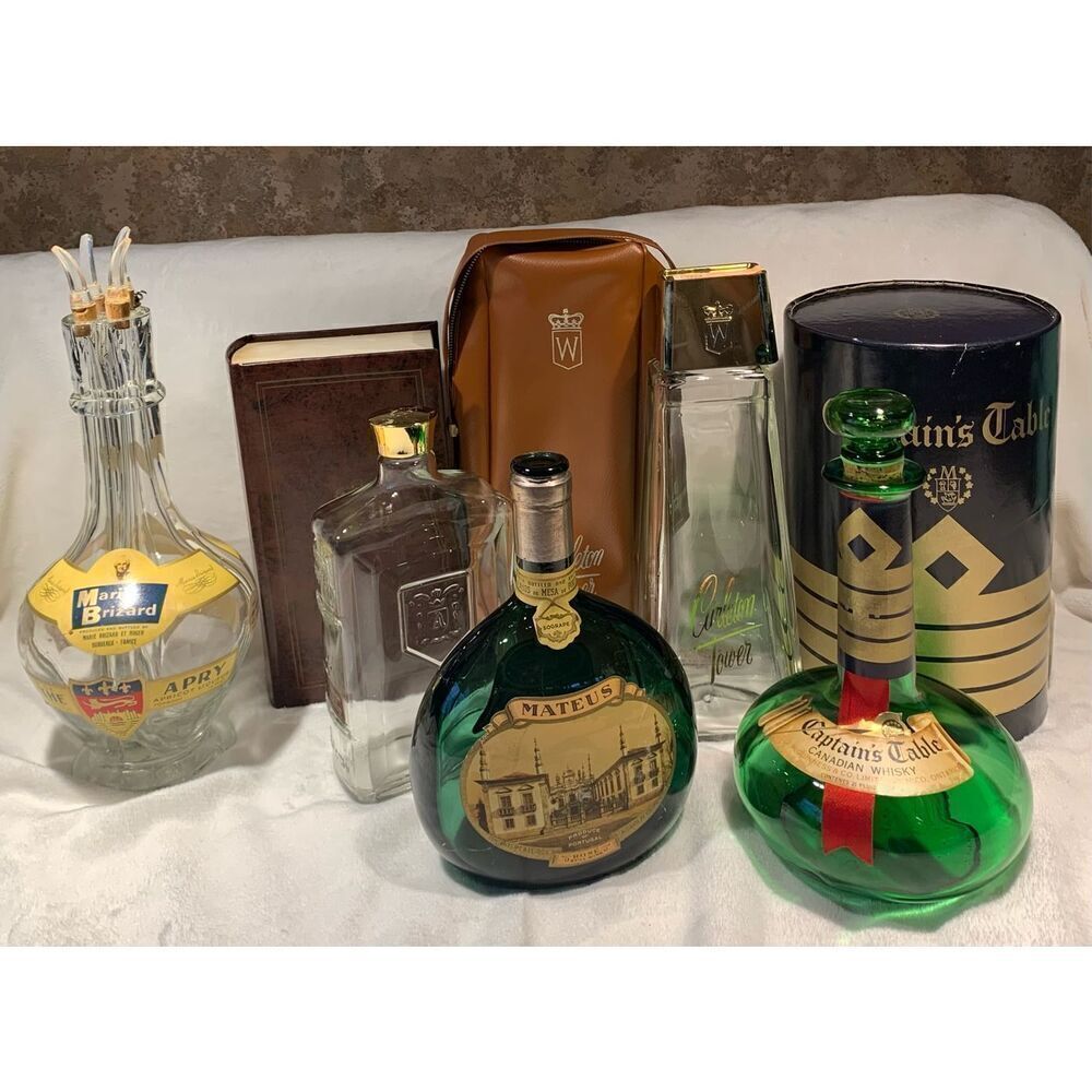5 VINTAGE EMPTY ALCOHOL bar BOTTLES LOT whisky